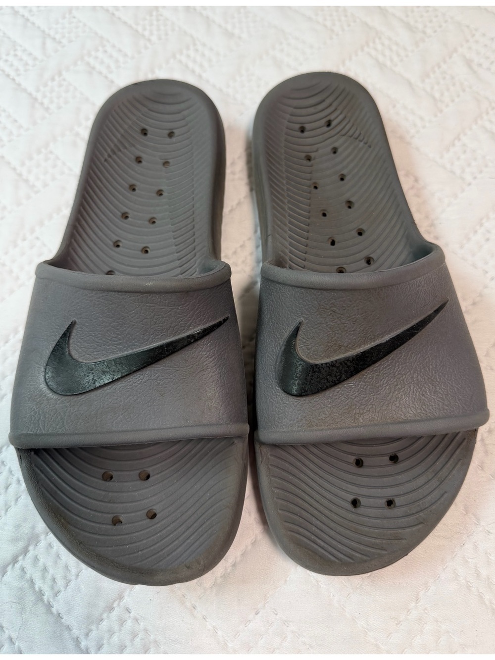 Nike Gray Black Slides Sandals Comfortable Pool Beach Shoes Woman 10 Woman 11